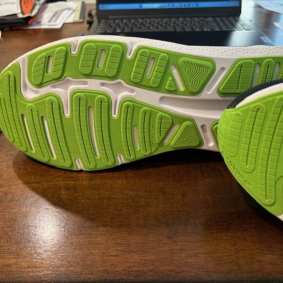 Brooks Ghost Max 1 - Picture 3 of 9